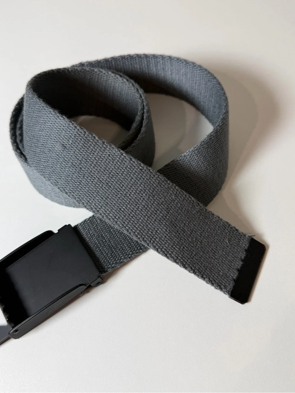 Adidas Men's One Size Adjustable Gray Performance Webbed Belt with Black Buckle